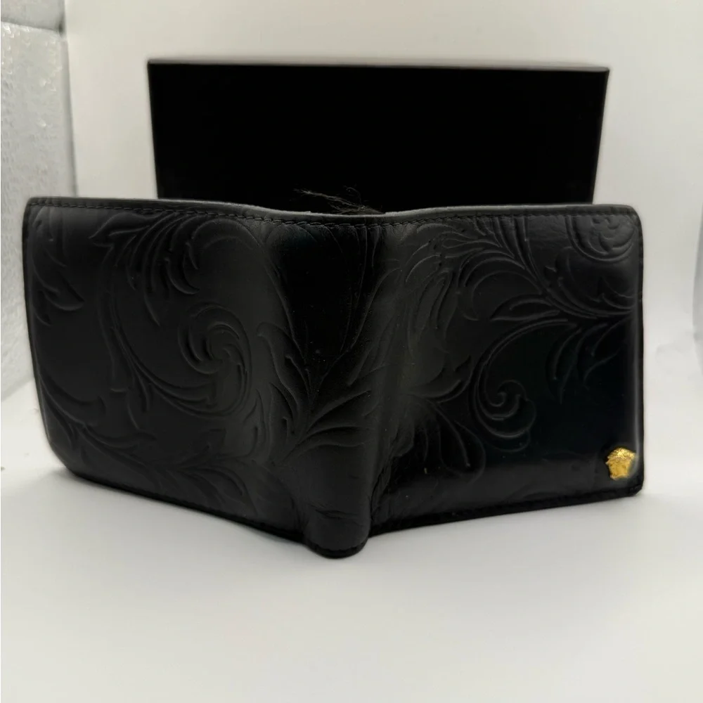 Versace Black Embossed Medusa Bifold Wallet - Picture 6 of 9